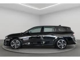 Opel Astra Sports Tourer thumbnail 3