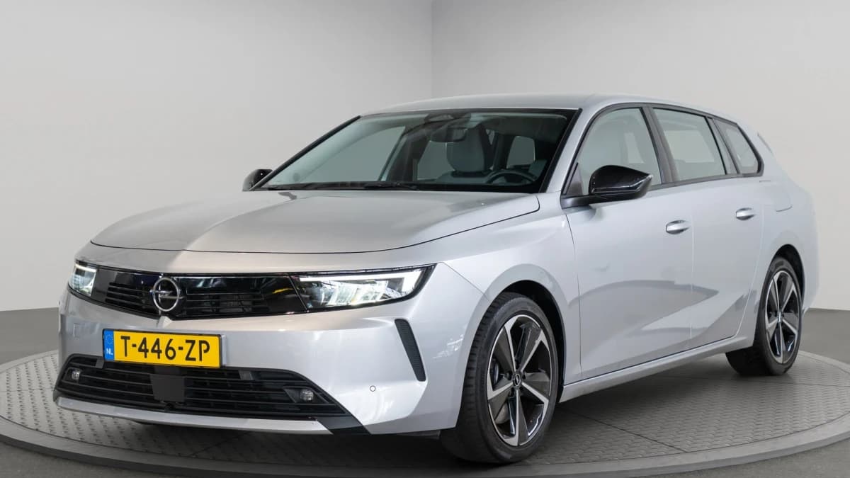 Opel Astra Sports Tourer — foto 1