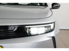 Opel Astra Sports Tourer thumbnail 2