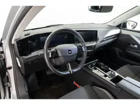 Opel Astra Sports Tourer thumbnail 12