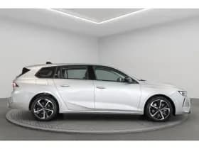 Opel Astra Sports Tourer thumbnail 5