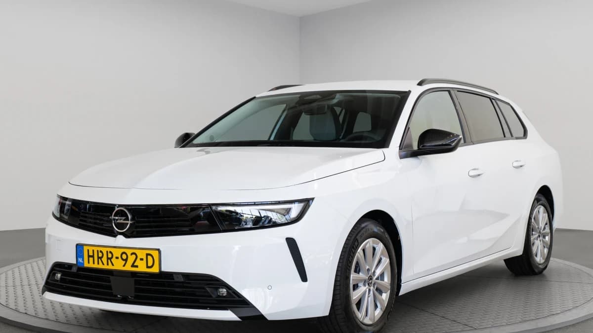 Opel Astra Sports Tourer — foto 1