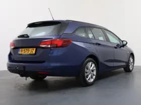 Opel Astra Sports Tourer thumbnail 2