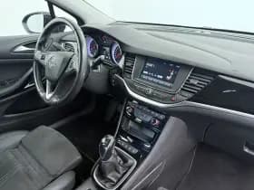 Opel Astra Sports Tourer thumbnail 3
