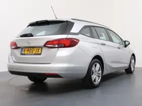 Opel Astra Sports Tourer thumbnail 2
