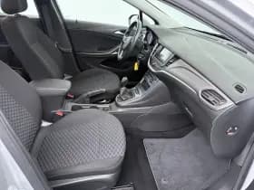 Opel Astra Sports Tourer thumbnail 4