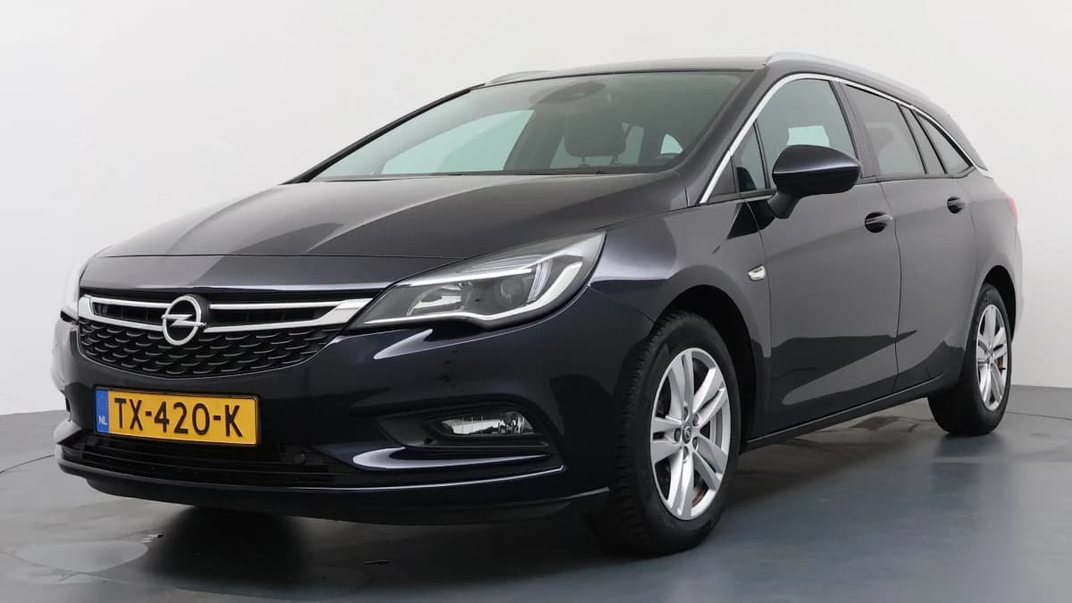 Opel Astra Sports Tourer — foto 1
