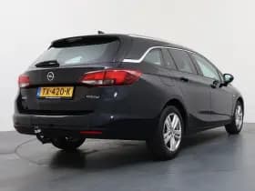 Opel Astra Sports Tourer thumbnail 2