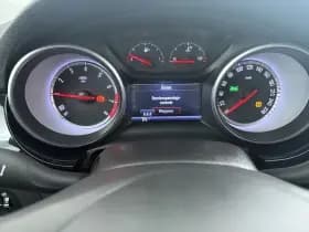 Opel Astra Sports Tourer thumbnail 22