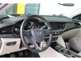 Opel Insignia Sports Tourer thumbnail 9
