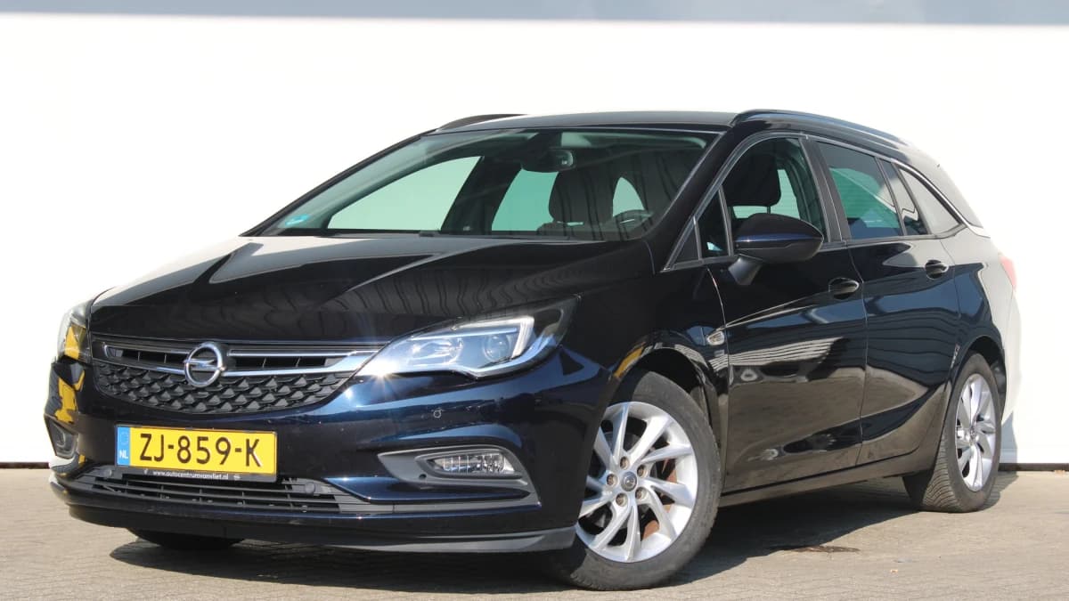 Opel Astra Sports Tourer — foto 1