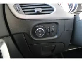 Opel Astra Sports Tourer thumbnail 16