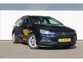 Opel Astra Sports Tourer thumbnail 3