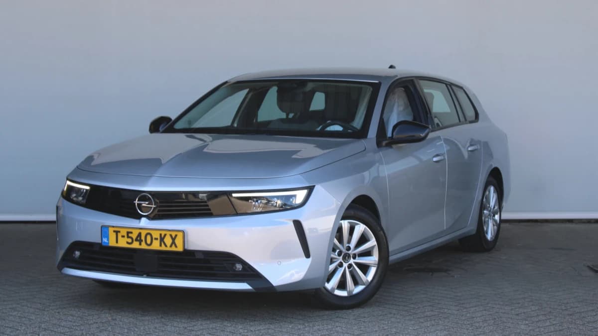 Opel Astra Sports Tourer — foto 1