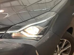 Toyota Yaris thumbnail 14