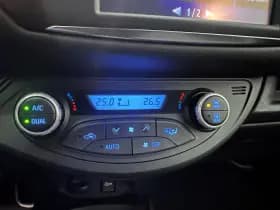 Toyota Yaris thumbnail 7