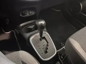 Toyota Yaris thumbnail 8