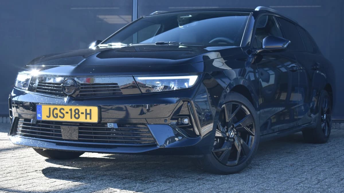 Opel Astra Sports Tourer — foto 1