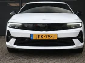 Opel Astra Sports Tourer thumbnail 4