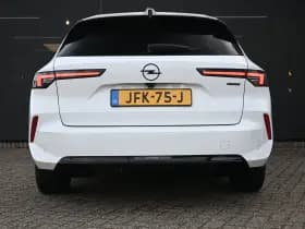 Opel Astra Sports Tourer thumbnail 5