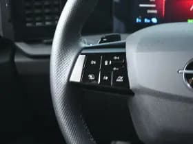 Opel Astra Sports Tourer thumbnail 12