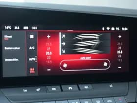 Opel Astra Sports Tourer thumbnail 25