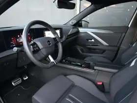 Opel Astra Sports Tourer thumbnail 6