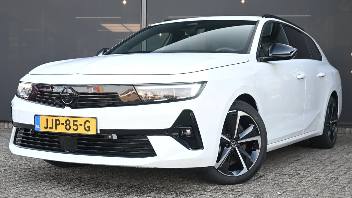 Opel Astra Sports Tourer — foto 1