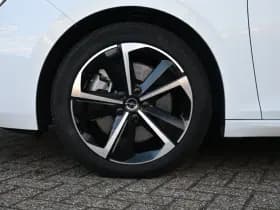 Opel Astra Sports Tourer thumbnail 32