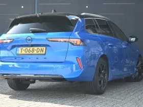 Opel Astra Sports Tourer thumbnail 2