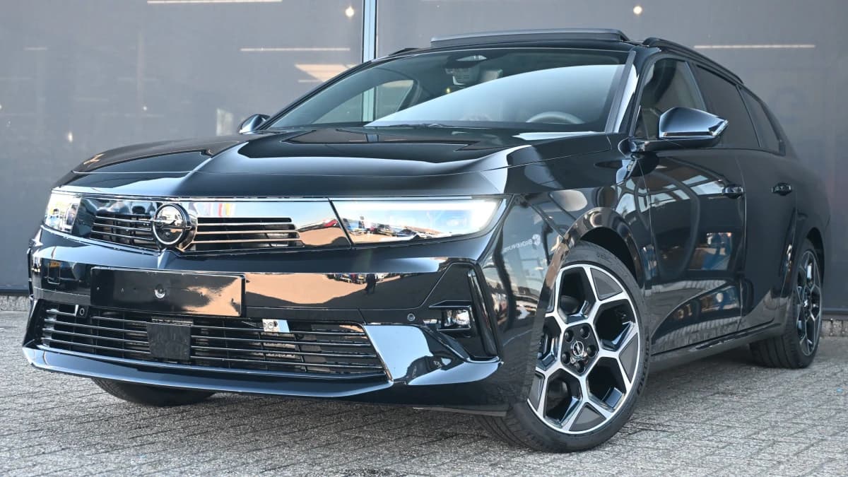 Opel Astra Sports Tourer — foto 1