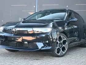 Opel Astra Sports Tourer thumbnail 1