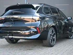Opel Astra Sports Tourer thumbnail 2