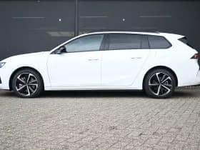 Opel Astra Sports Tourer thumbnail 5