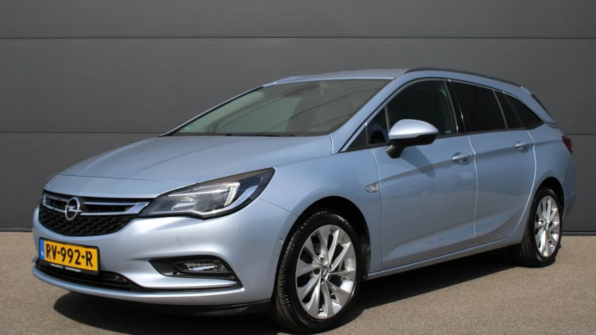 Opel Astra Sports Tourer — foto 1