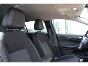 Opel Astra Sports Tourer thumbnail 4