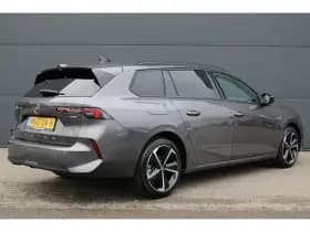 Opel Astra Sports Tourer thumbnail 2