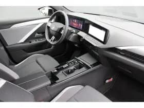 Opel Astra Sports Tourer thumbnail 3