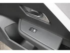 Opel Astra Sports Tourer thumbnail 6