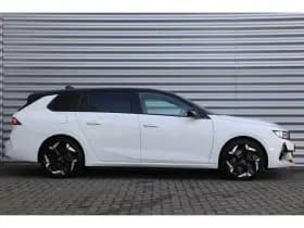 Opel Astra Sports Tourer thumbnail 3