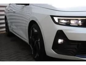 Opel Astra Sports Tourer thumbnail 10