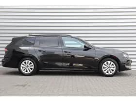 Opel Astra Sports Tourer thumbnail 3
