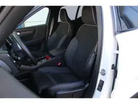 Volvo XC40 thumbnail 4