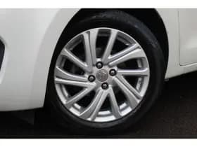 Suzuki Swift thumbnail 3