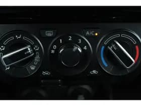 Suzuki Swift thumbnail 32