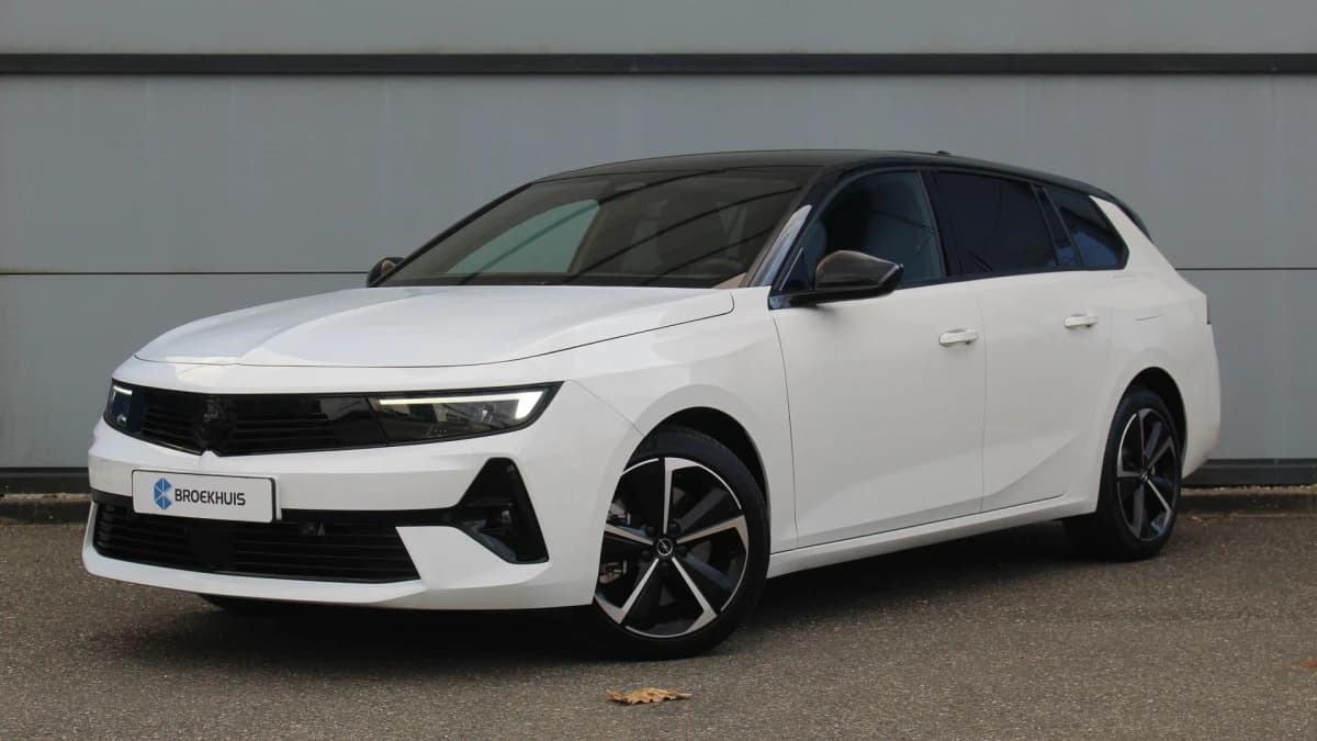 Opel Astra Sports Tourer — foto 1