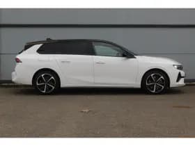 Opel Astra Sports Tourer thumbnail 8