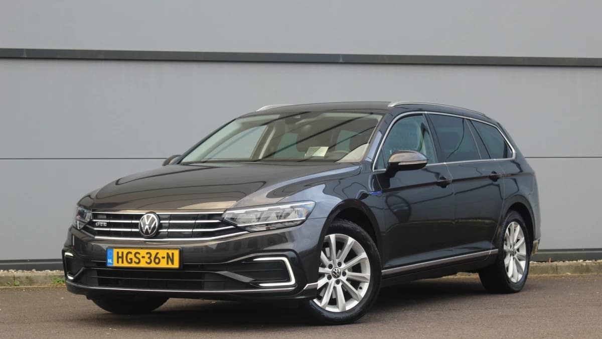 Volkswagen Passat — foto 1