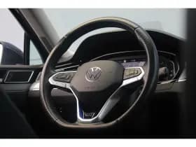 Volkswagen Passat thumbnail 16