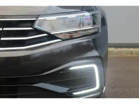 Volkswagen Passat thumbnail 46